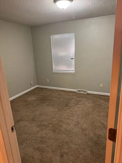 2 bed, 1.5 bath, $950 — Photo 2