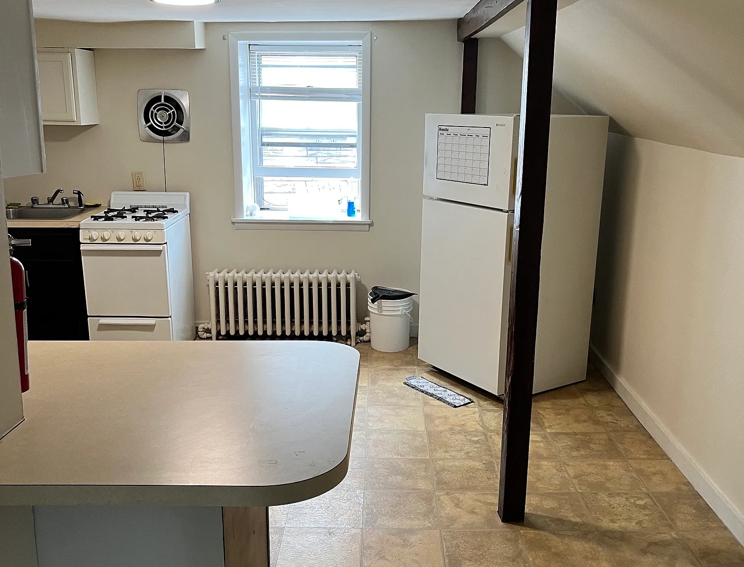 1 bed, 650 sqft, $995 — Photo 4