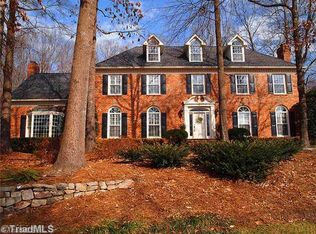 7 Elm Ridge Ln, Greensboro, NC 27408