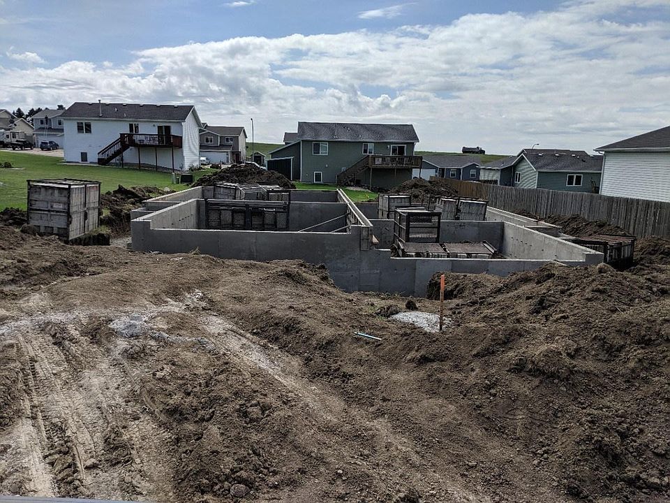 2nd image of 4705 Corvette St