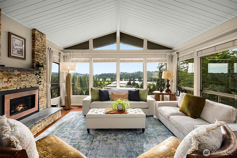 5th image of 13244 Woodinville-Redmond Road NE