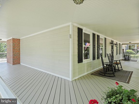 5th image of 5891 Clermont Dr