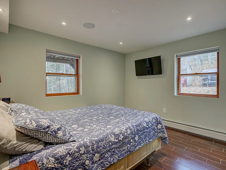30 Middle Shore Dr — Photo 17