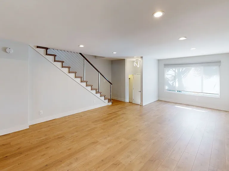 Gorgeous 2 Story Townhome...Great Location! CALL NOW! — Photo 10