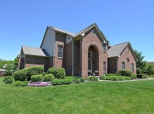 8895 Giovanni Ct, Howell, MI 48855