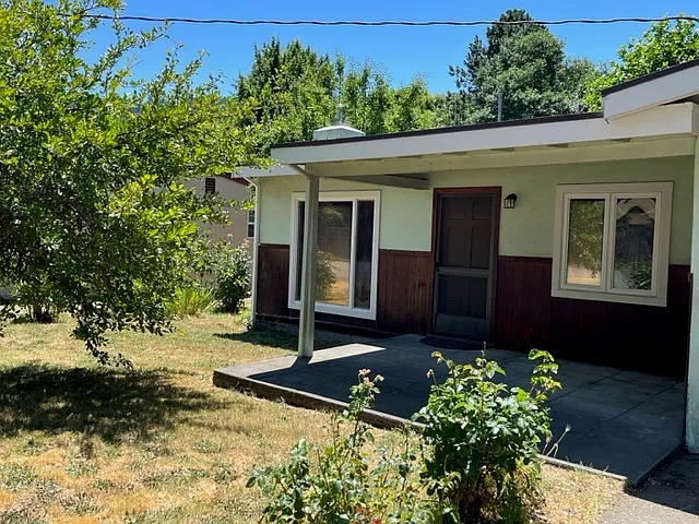 3 bed, 1200 sqft, $1,500 — Photo 3