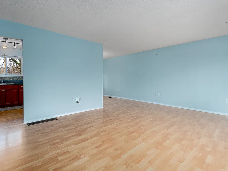 2129 Fitzgerald Ave — Photo 8