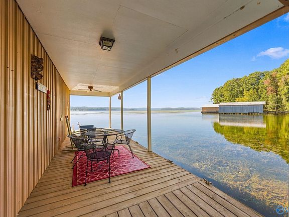 2nd image of 5 Lake Breeze Dr