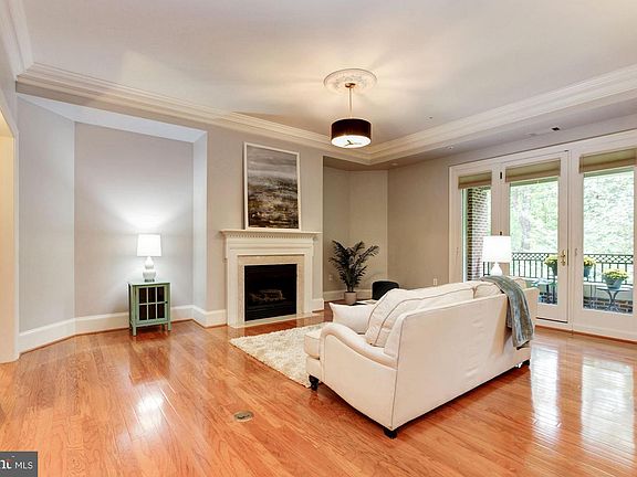 5th image of 10401 Strathmore Park Ct APT 403