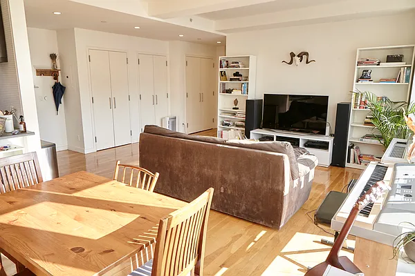 Rented by FAR Property Management | media 19