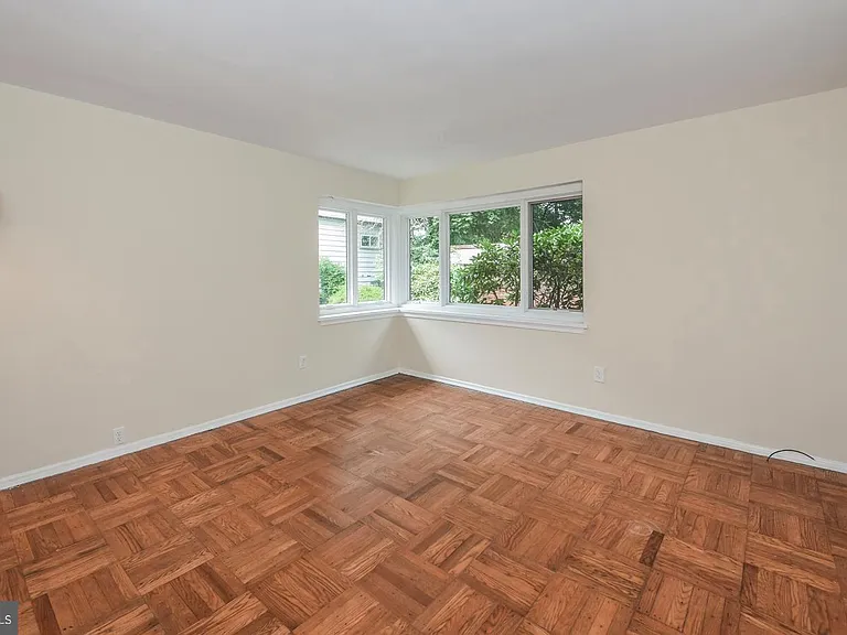8104 Heacock Ln — Photo 13