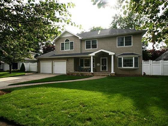 1st image of 41 Algonquin Ave