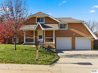 1612 N 153rd Plz, Omaha, NE 68154