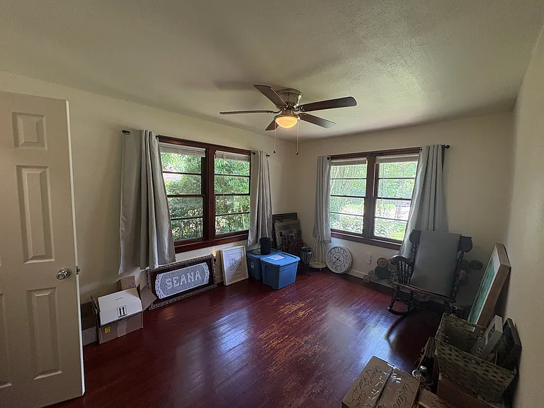 512 W Main St — Photo 30