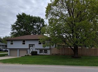 4001 Briarpark Dr, Lincoln, NE 68516