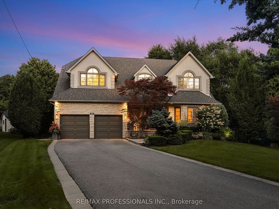 1st image of 17 Rockingham Dr