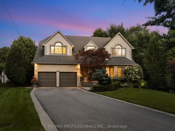 17 Rockingham Dr, Toronto, ON M9A 1P2