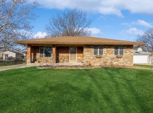 4412 71st St, Urbandale, IA 50322
