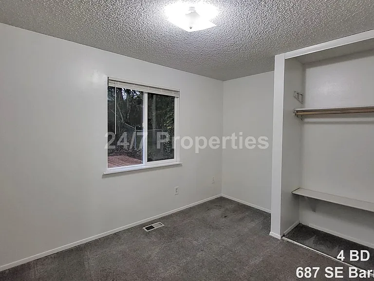 687 SE Barnes Ave — Photo 14
