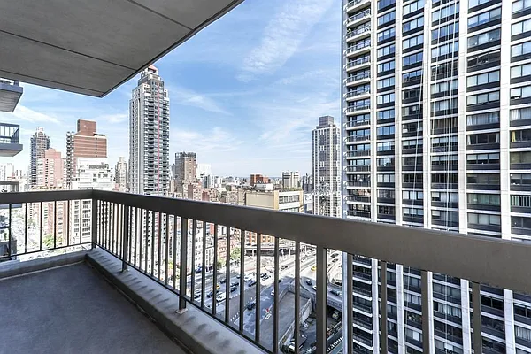 Rented by Olnick Organization | media 12