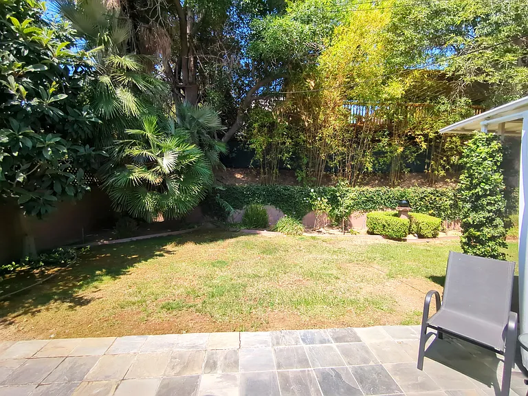 929 Rutland Ave — Photo 7