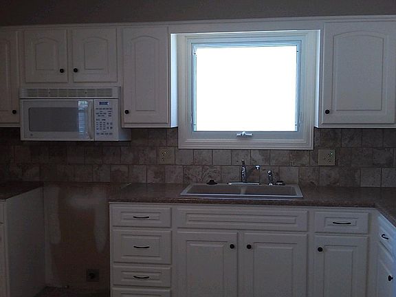 4th image of 218 Glendale Cir