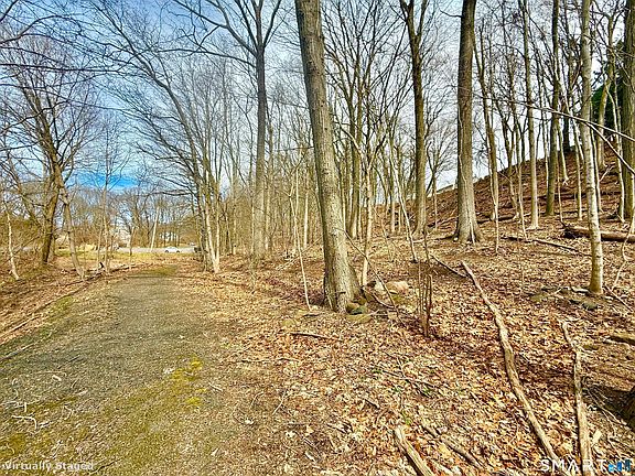 3rd image of 71 Dunbar Hill Road