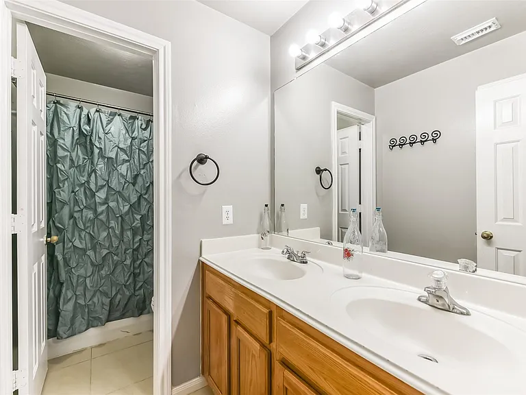 8322 Kingsbridge Meadow Dr — Photo 23