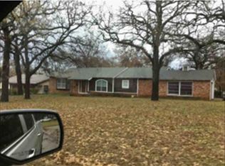 5200 Meadowbrook Dr, Fort Worth, TX 76112