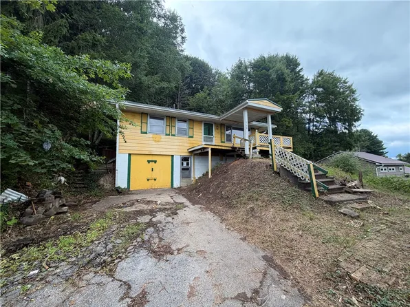 109 Apple St, Clearfield, PA 16830