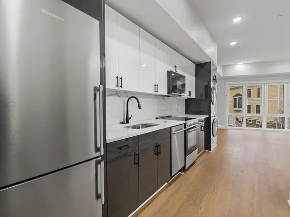 872 Broadway #205, Somerville, MA 02144