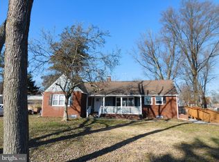 813 W Kings Hwy, Mount Ephraim, NJ 08059