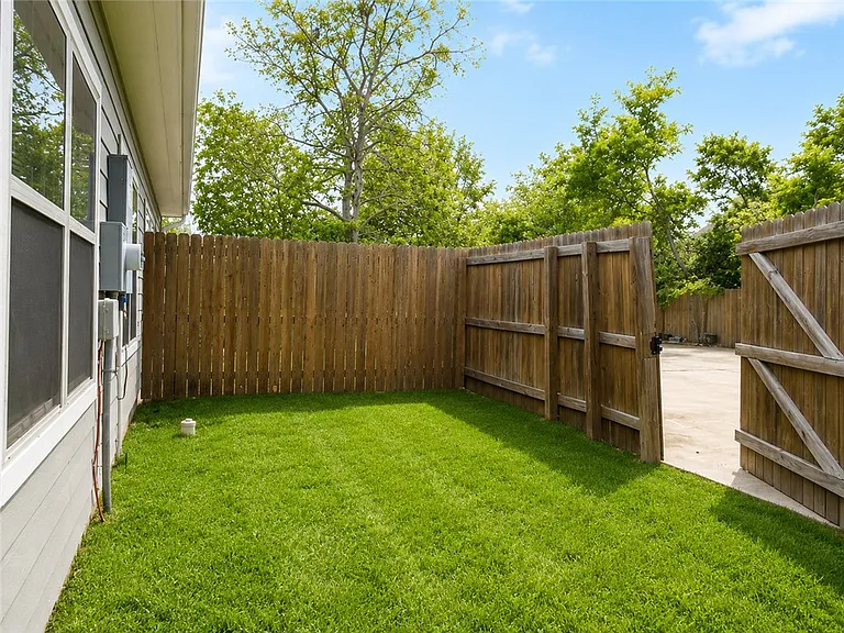 405A Ash St — Photo 19