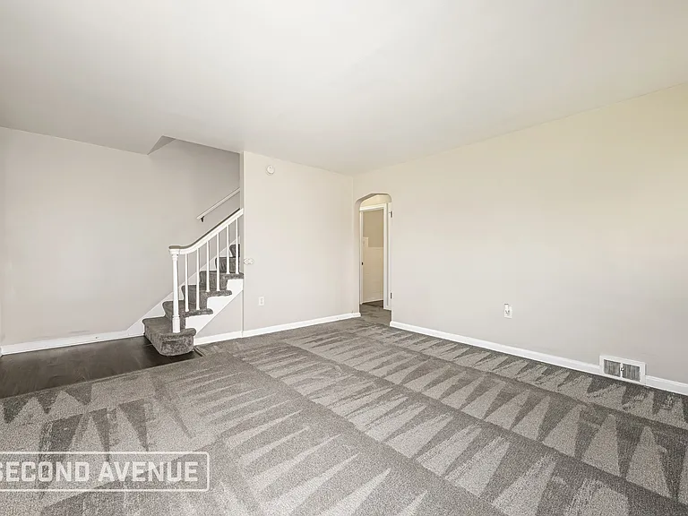 1721 Vanburen St — Photo 3