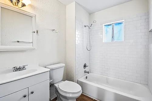 118 N Oaks Ave #1A Photo 1