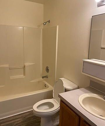 5th image of 18593 Augusta Ave NE #2