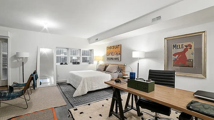 Rented by R New York | media 24