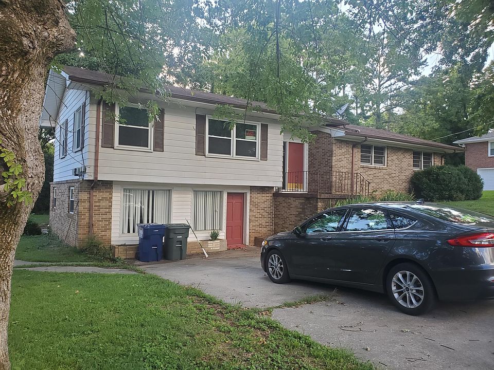 1st image of 711 Killarney Dr NW