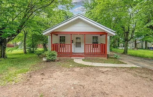 1006 Junia Ave Photo 1