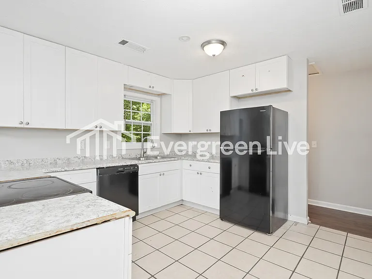 4425 Marjorie Rd — Photo 4