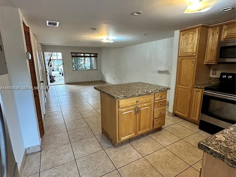 551 NW 82nd Ave #502 — Photo 35