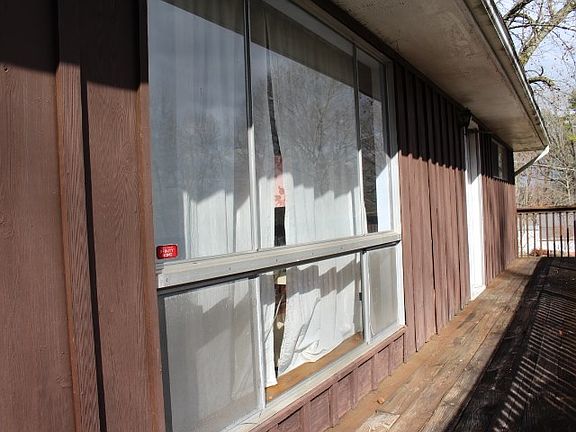 4th image of 323 Shanty Lake Dr