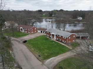 3555-3557 N Vista St NW, Uniontown, OH 44685