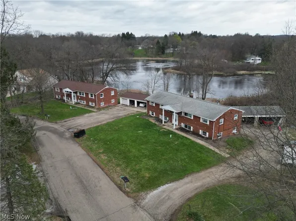 3555-3557 N Vista St NW, Uniontown, OH 44685