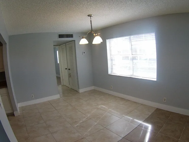 258 Normandy F — Photo 7