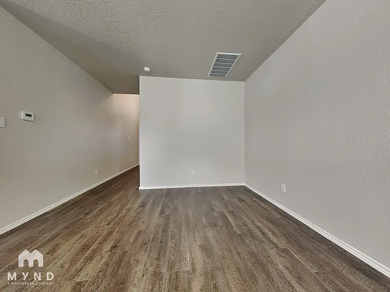 7508 Twin Pine Ct — Photo 8