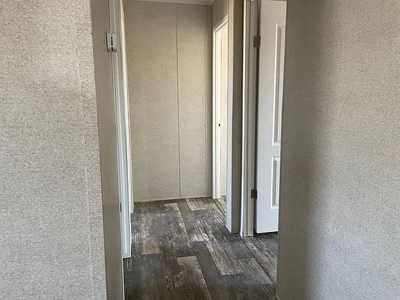 4th image of 129 Pineland Ave #157