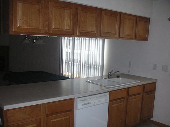 5th image of 2422 Arnold Ave #1