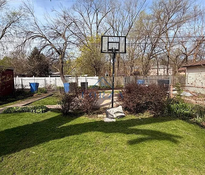 11634 S Hale Ave — Photo 2