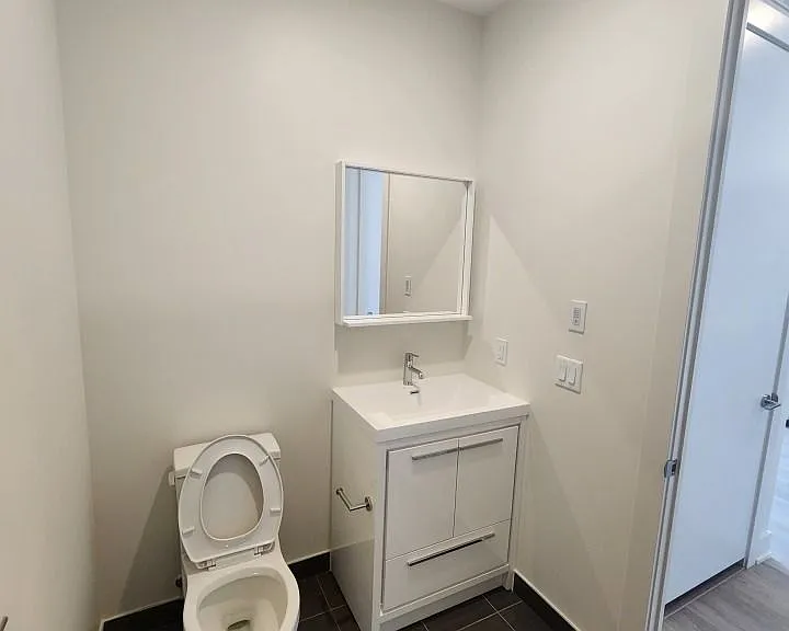 212 King William St #1416 — Photo 11